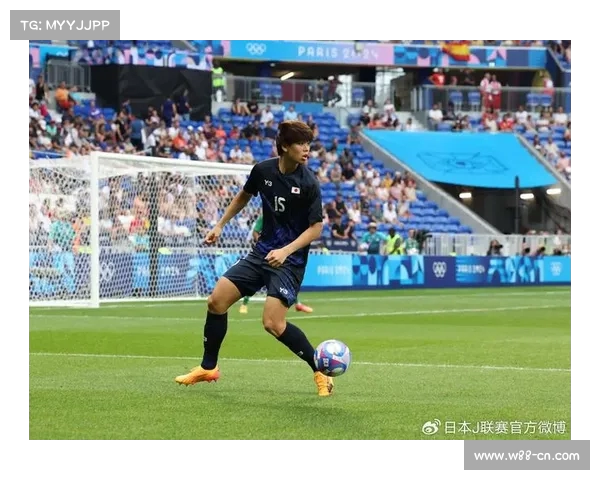 世界杯预选赛：日本主场大胜澳大利亚，三笘薰帽子戏法