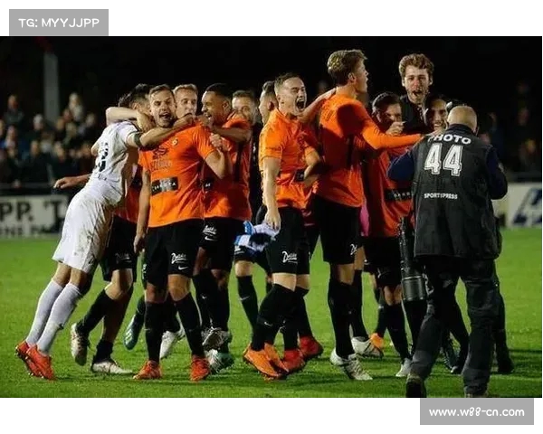 英格兰联赛杯狼队客场击败布莱克本